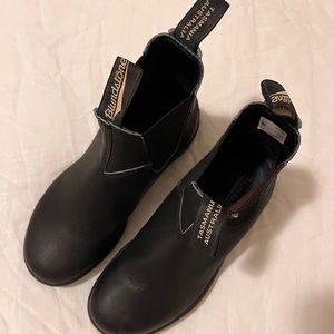 Stout Water Resistant Chelsea Blundstone Boot